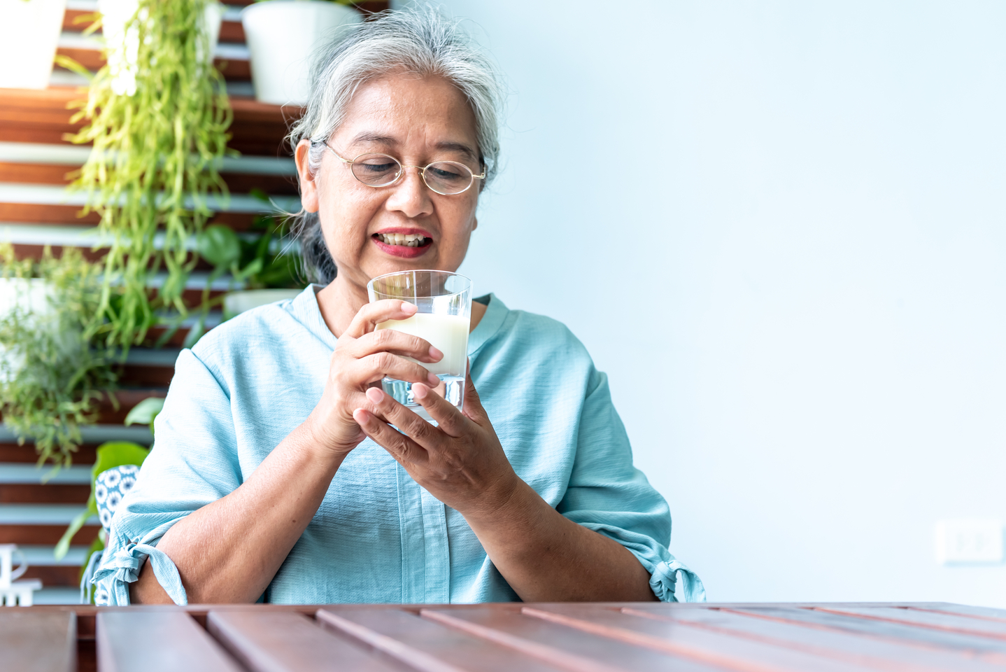 Asian,retirement,women,are,drinking,milk,for,good,health,,to
